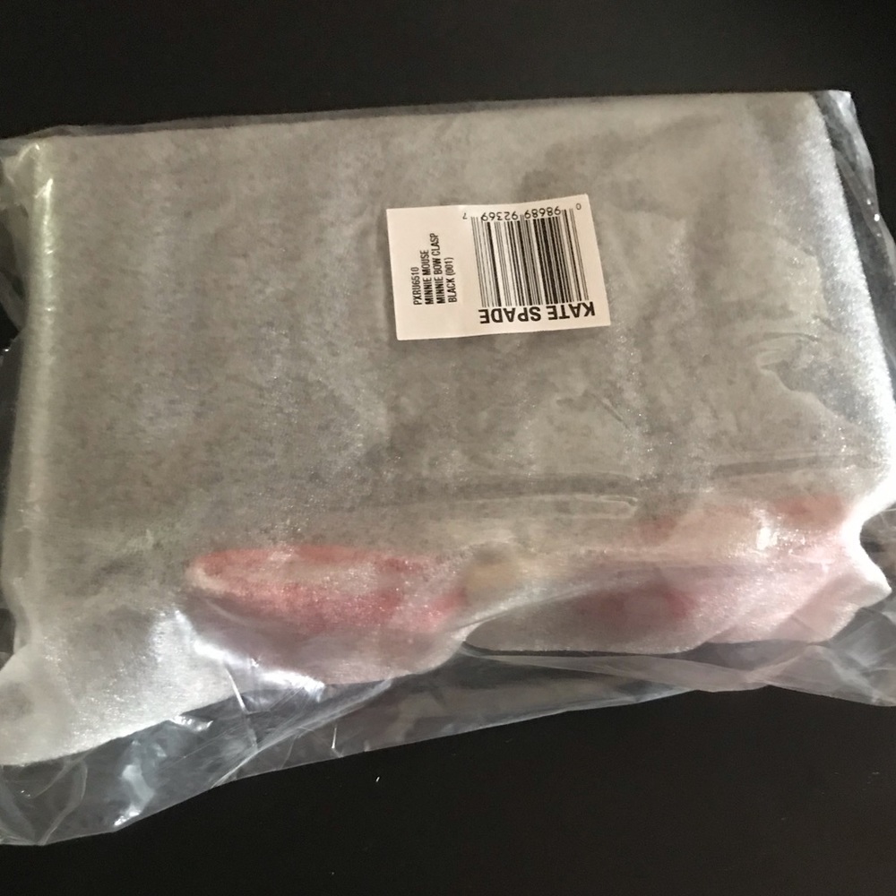 Kate Spade NWT Minnie Mouse Bow Clasp Clutch - HOST PICK! 🏆 - Picture 4 of 10